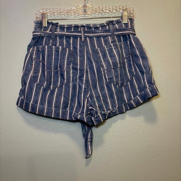 AE Striped Paperbag High Waisted Soft Shorts Tie Belt Blue White Size 6 - Picture 6 of 8